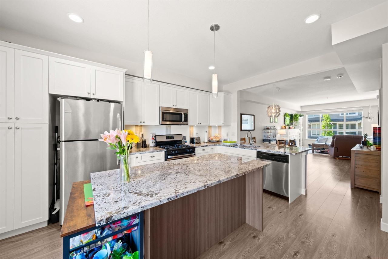 7059 210th St - Photo 7 of 18