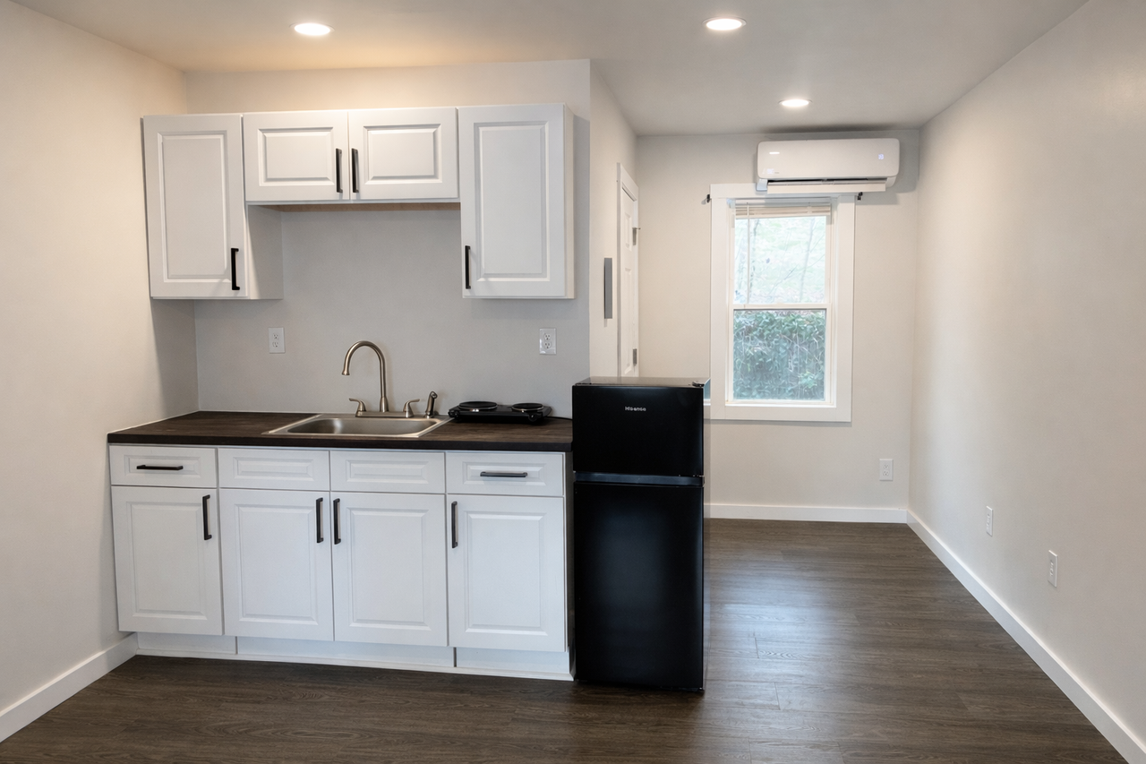 671 E Court St #1 - Photo 6 of 8