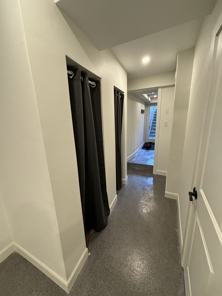 Annette St & Dundas St W #3 - Photo 5 of 9