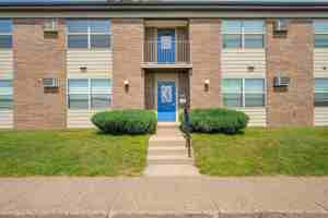 featured image of 946 W Macarthur Ave