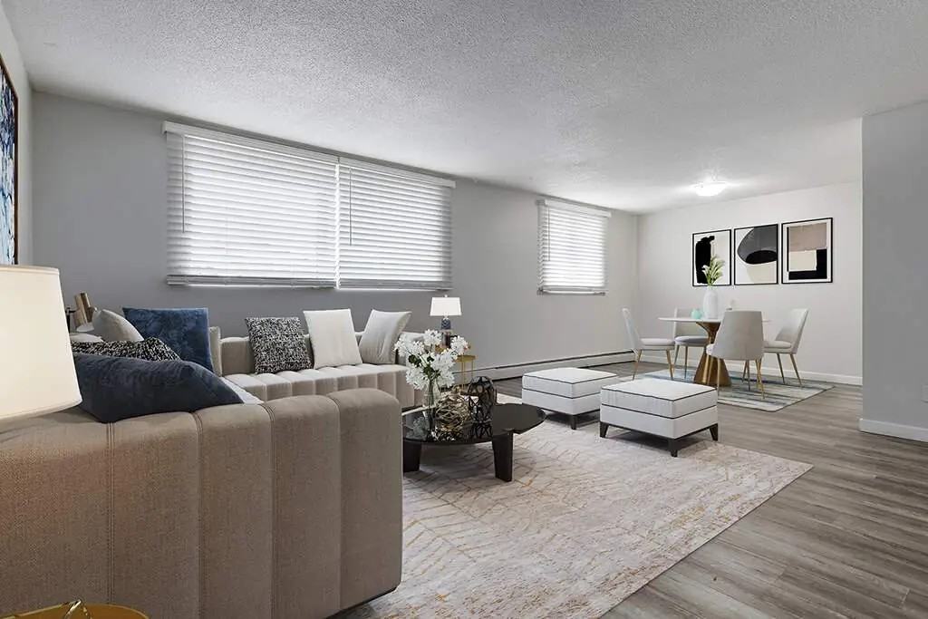 Mitchell Manor - Photo 4 of 9