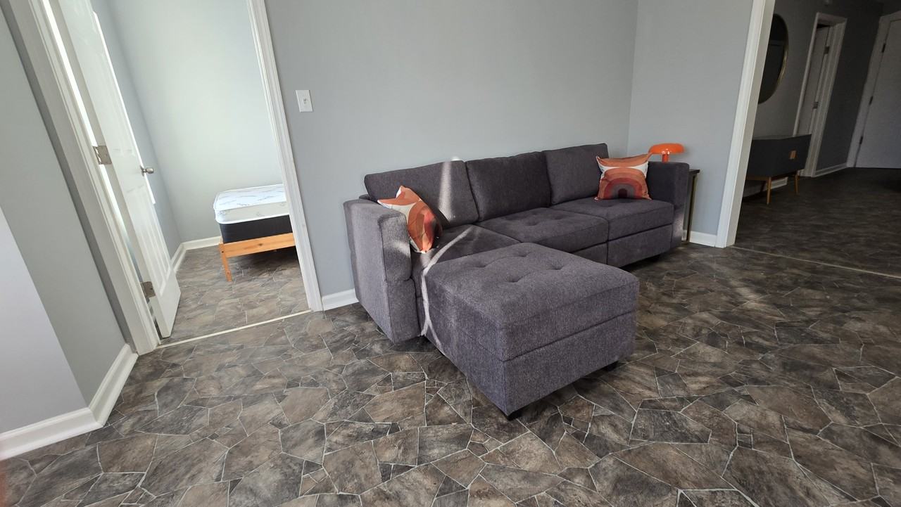 2324 West 24th Street - Photo 3 of 7