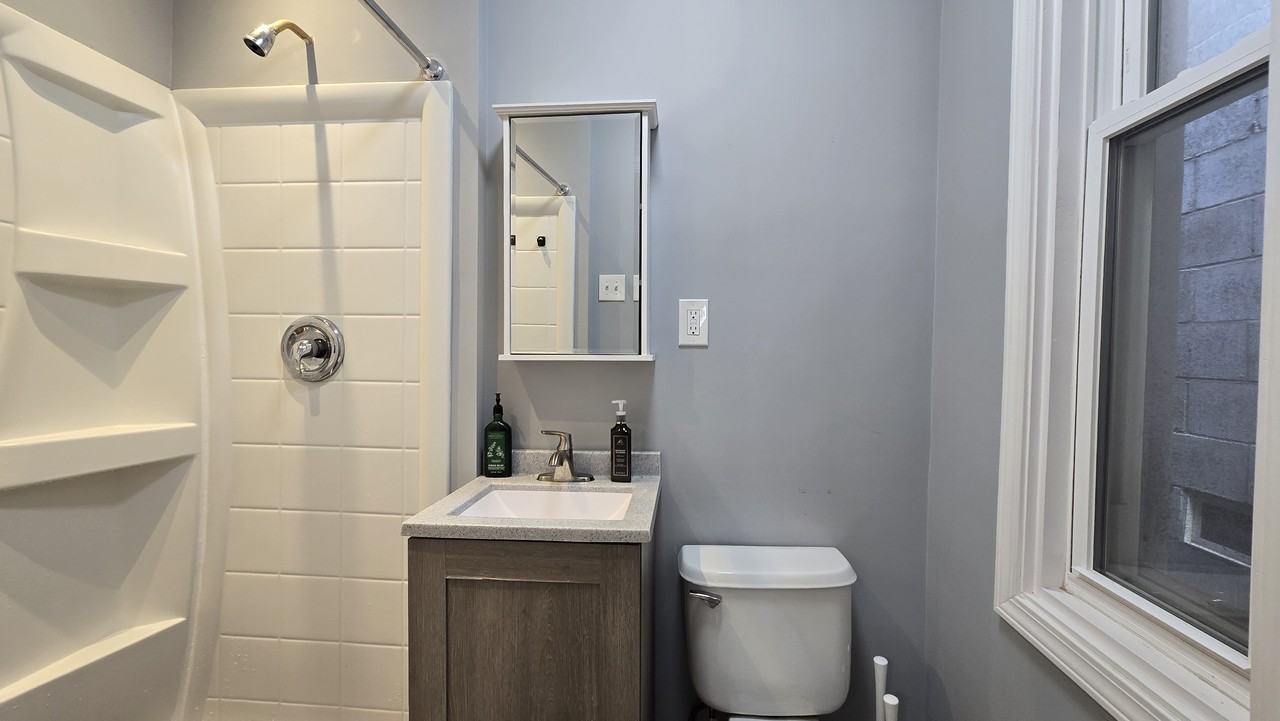 2324 West 24th Street - Photo 6 of 7