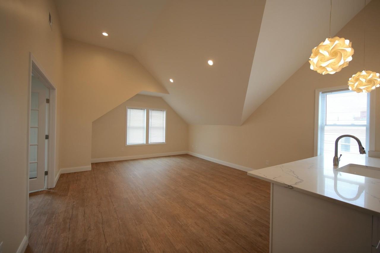 31 Penn St #3 - Photo 3 of 8