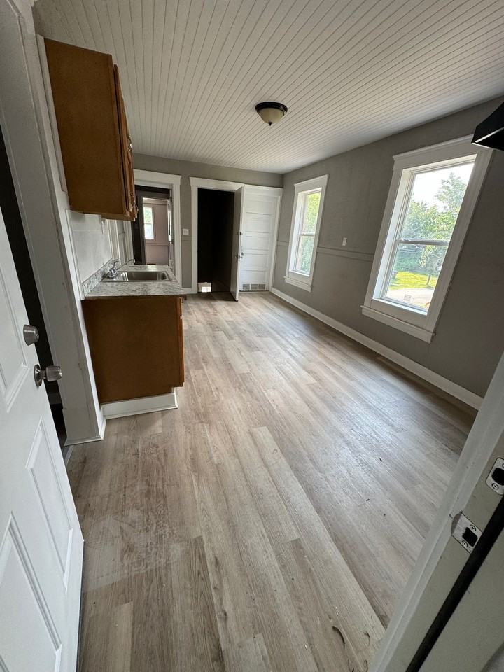 142 Kenmore Ave #2 - Photo 2 of 3