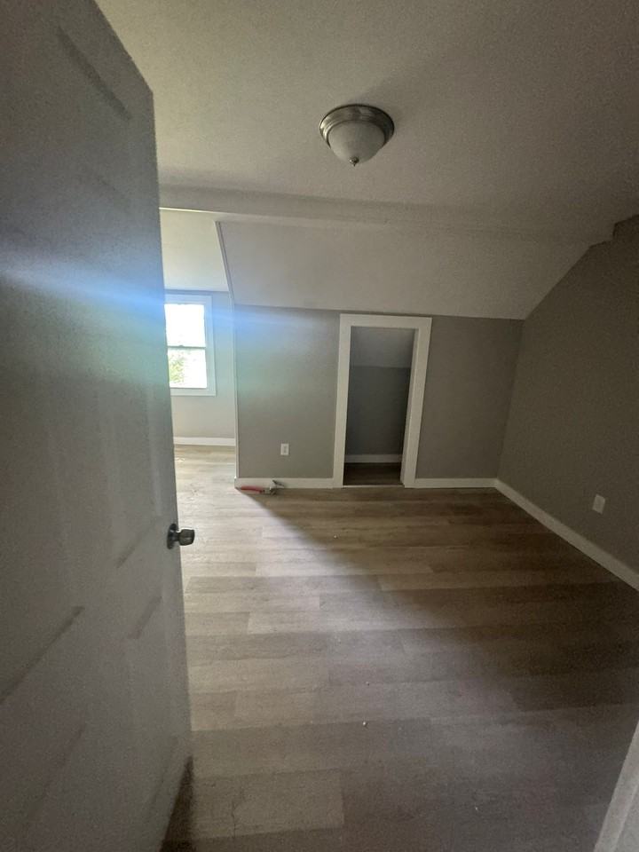 610 W Onondaga St #2A - Photo 3 of 5