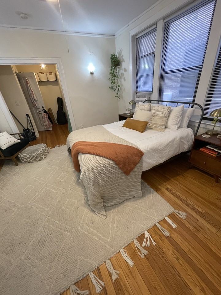 W Surf St & N Broadway - Photo 4 of 11