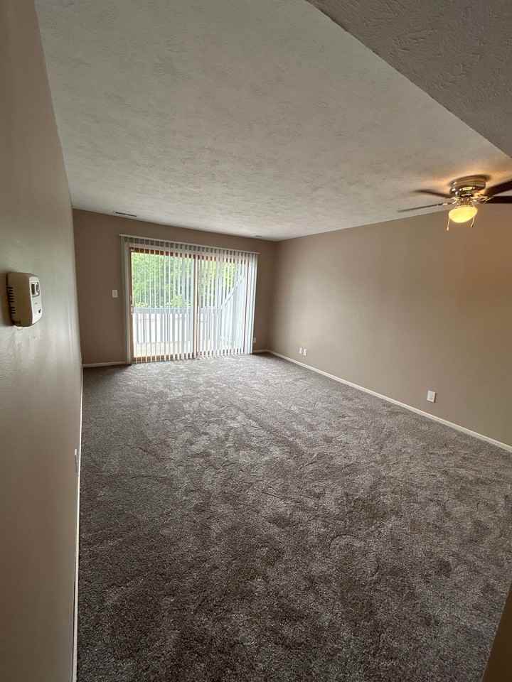 Plaza 93 Apartments - Photo 5 of 46