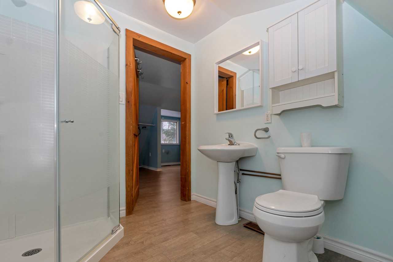 3911 Algonquin Ave, Innisfil, ON L9S 2M3, Canada - Photo 3 of 4