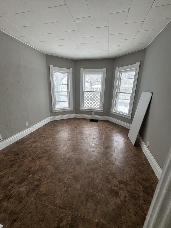 119 Putnam St #1 - Photo 2 of 3