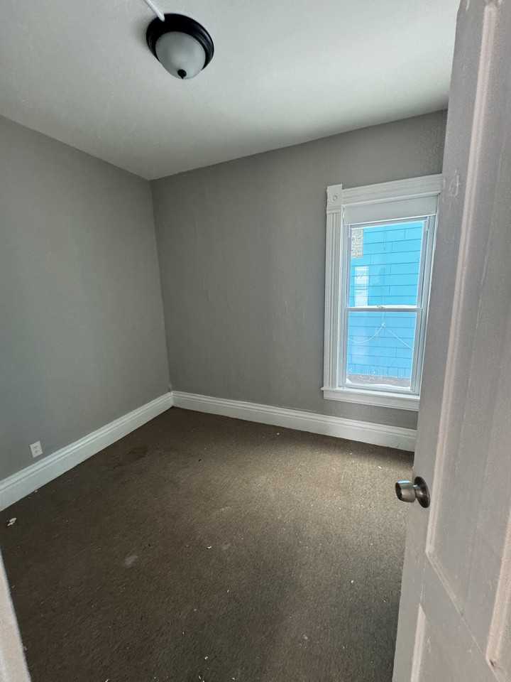 119 Putnam St #1 - Photo 3 of 3