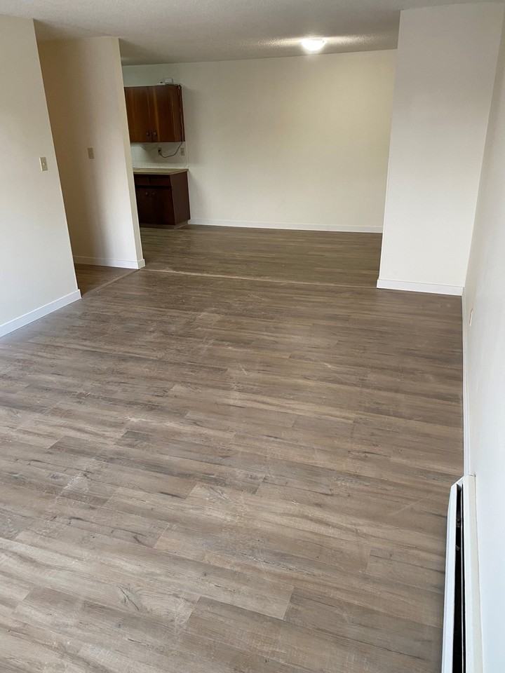 Elmwood - Photo 4 of 6