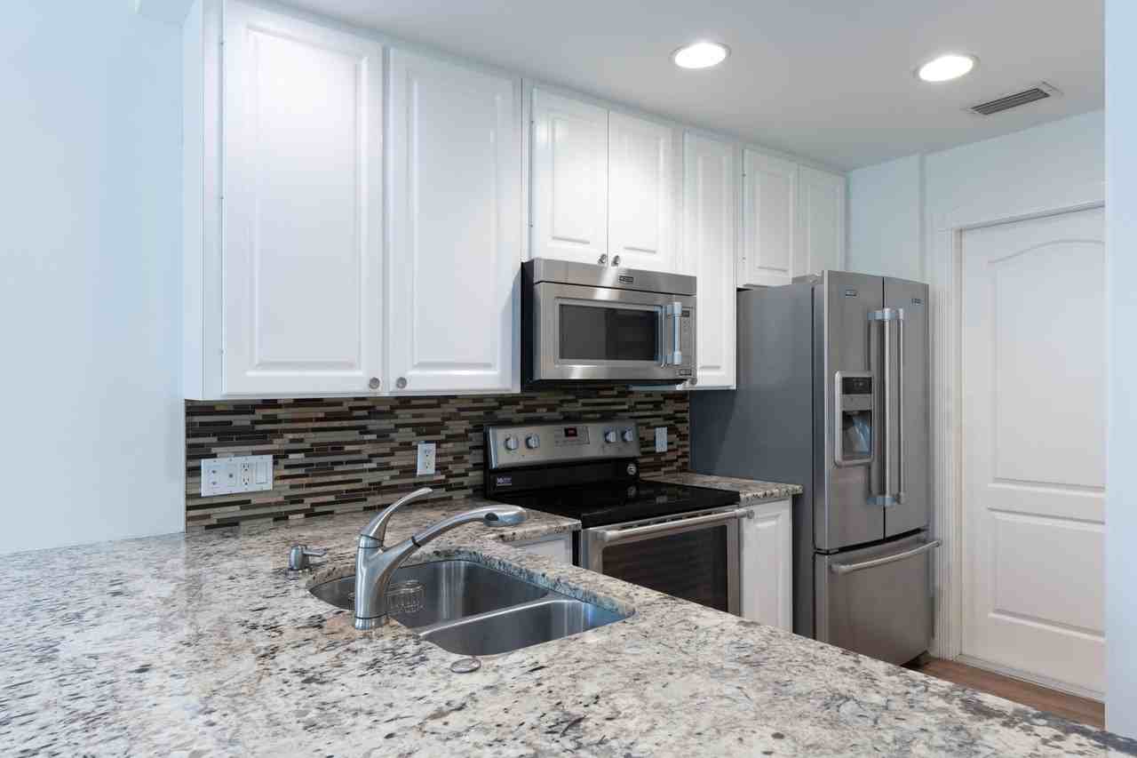 340 Jacaranda Drive - Photo 6 of 20