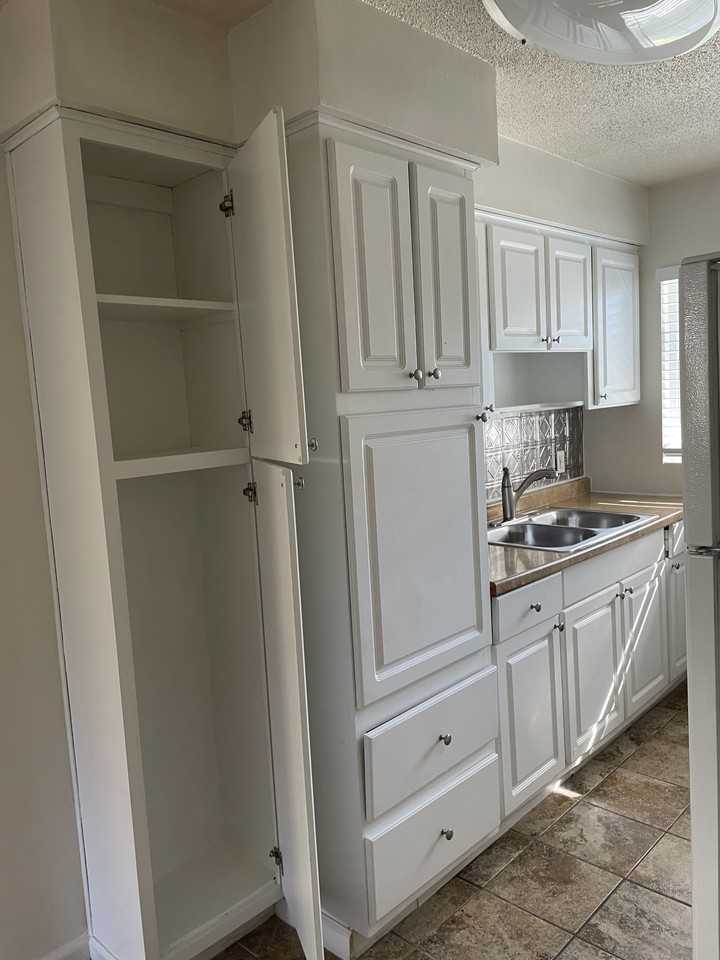 200 S Lucerne Cir #13 - Photo 5 of 14