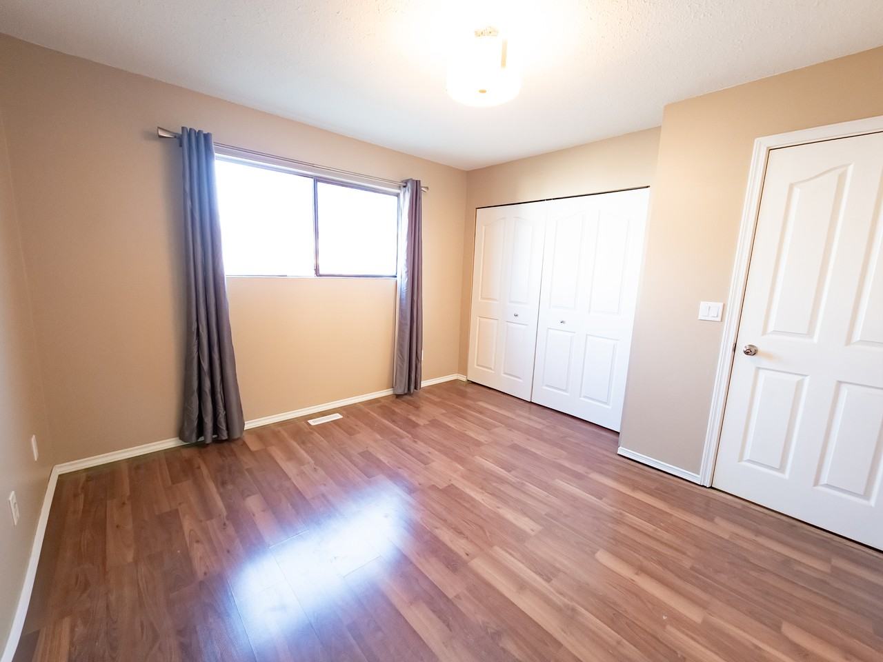 1951 Coquitlam Ave - Photo 6 of 34