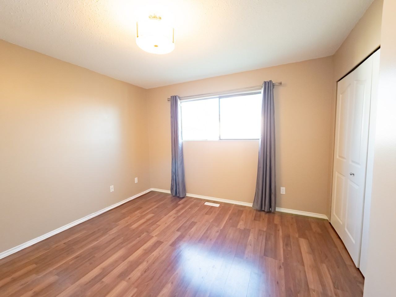 1951 Coquitlam Ave - Photo 7 of 34