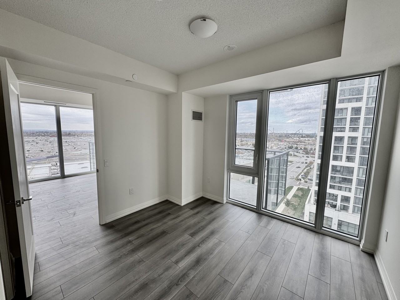 27 Korda Gate - Photo 7 of 14