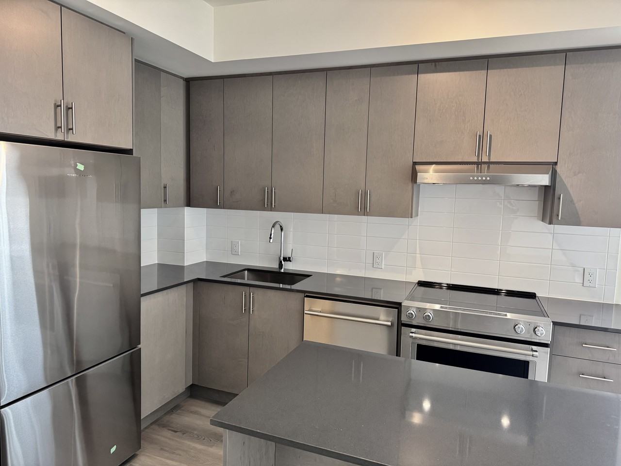 27 Korda Gate - Photo 3 of 14