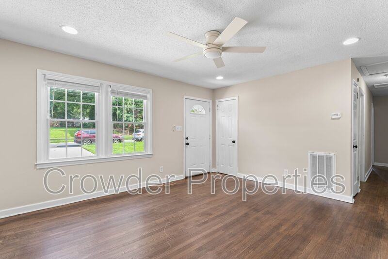 3612 Sargeant Dr - Photo 2 of 17