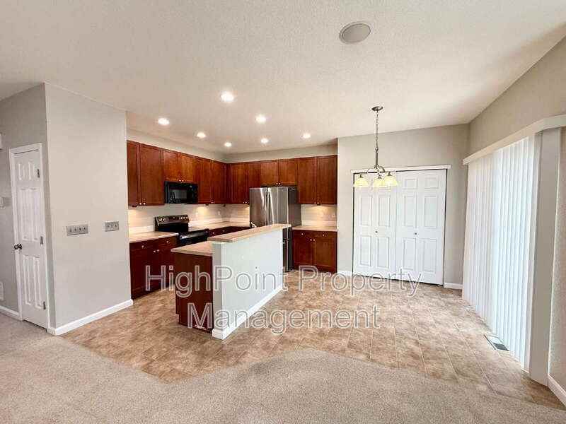 12113 Hannibal St - Photo 3 of 17