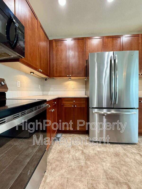 12113 Hannibal St - Photo 4 of 17