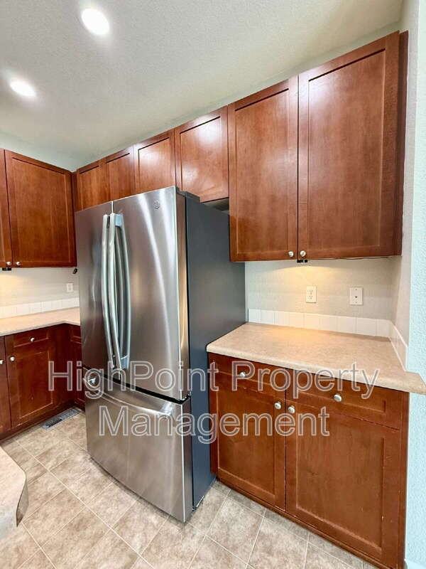 12113 Hannibal St - Photo 5 of 17