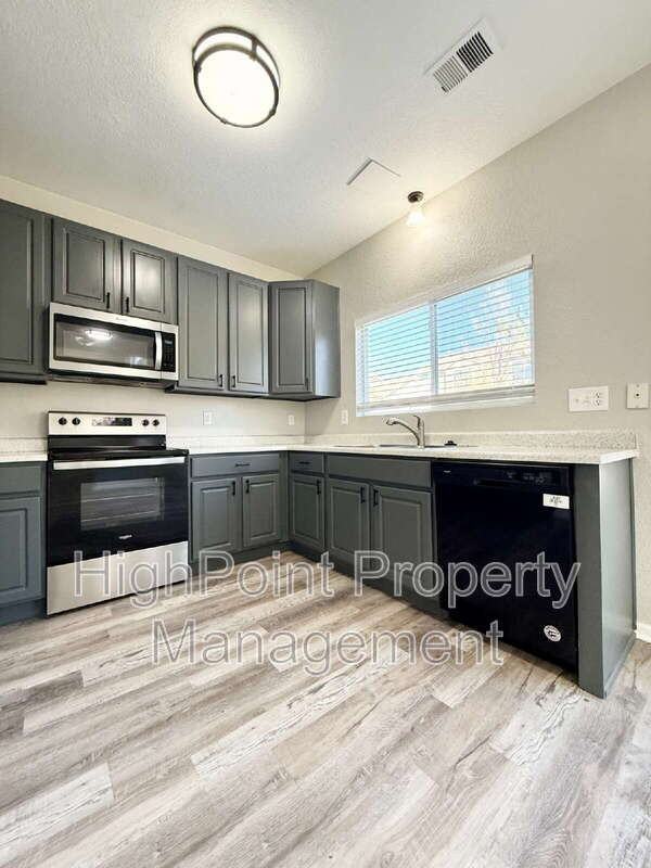 14837 E 118th Ave - Photo 4 of 21