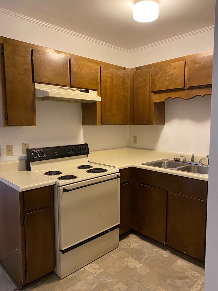 103 E Mills Ave - Photo 4 of 6