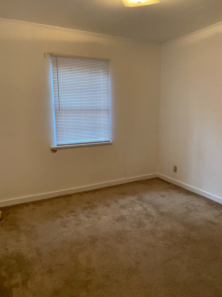 103 E Mills Ave - Photo 6 of 6