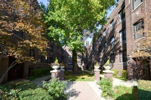 featured image of 746 W Addison St #2S