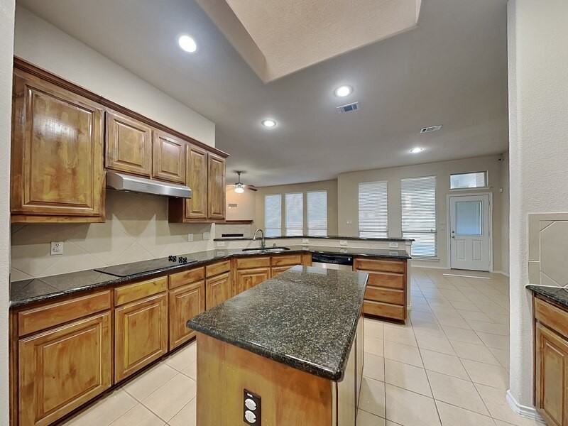 1605 Grey Willow Ln - Photo 3 of 20