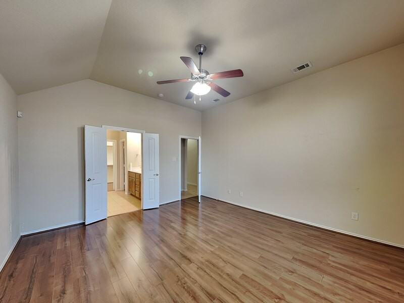 1605 Grey Willow Ln - Photo 7 of 20