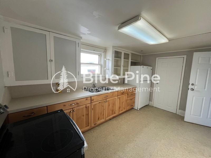 236 W Young St #1 - Photo 4 of 12
