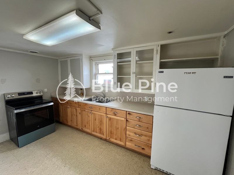 236 W Young St #1 - Photo 5 of 12
