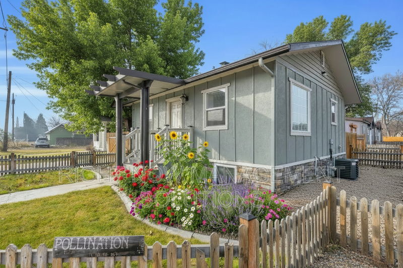 202 S Middleton Rd - Photo 2 of 16