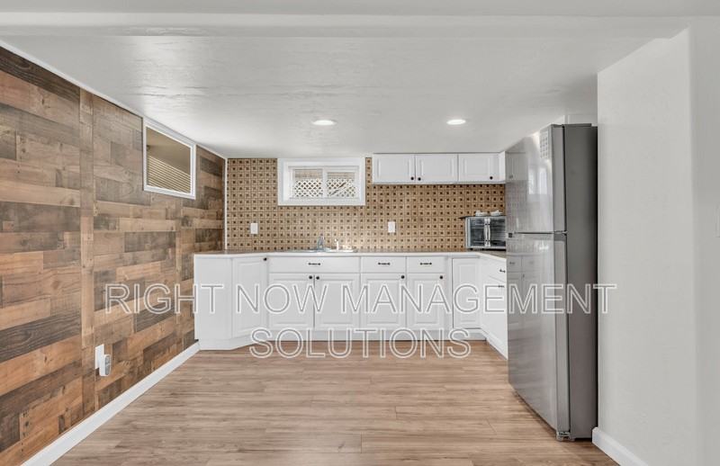 202 South Middleton Road Bottom - Photo 3 of 11