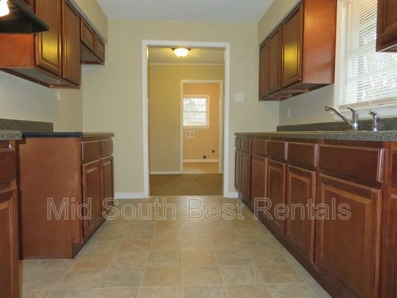 3330 Adair Dr - Photo 3 of 8