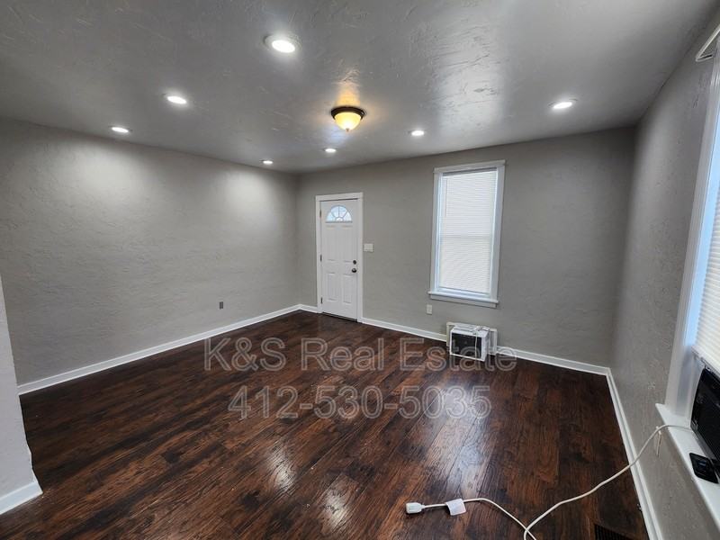 717 Ellsworth Ave - Photo 2 of 9