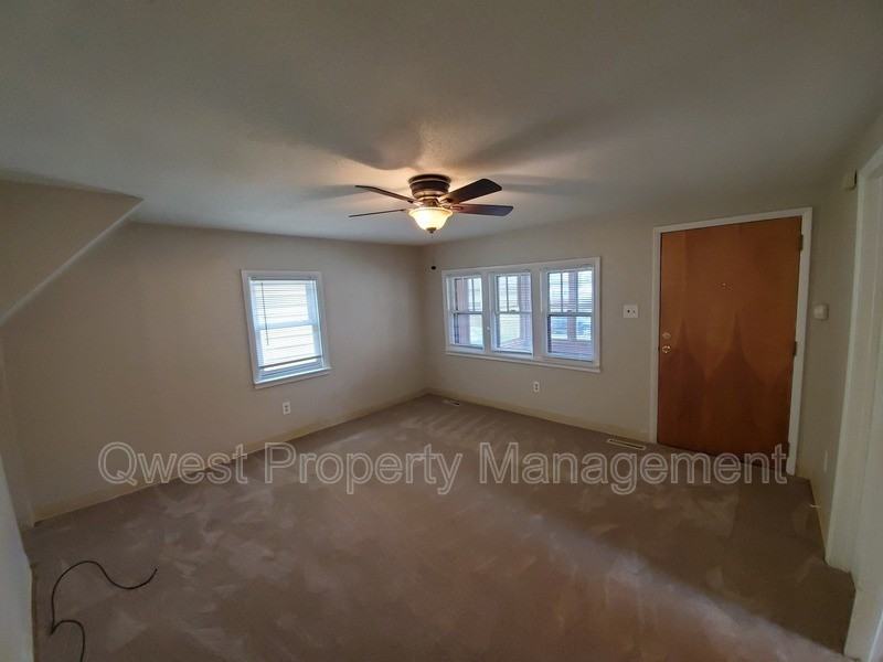 784 Eleanor St Ne - Photo 4 of 14