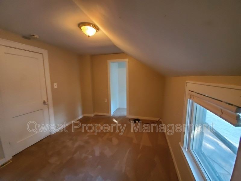 784 Eleanor St Ne - Photo 7 of 14