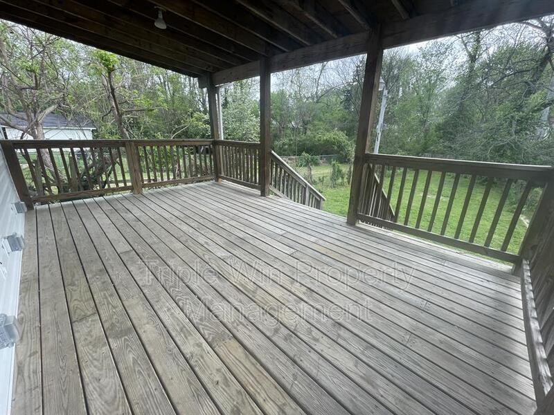 132 Cunningham Ave - Photo 6 of 39