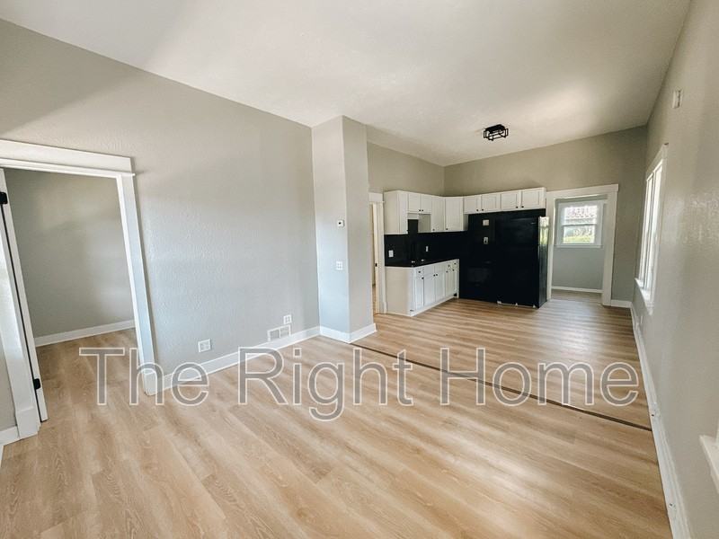 2519 S 12th St - Photo 2 of 12