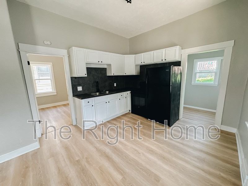 2519 S 12th St - Photo 3 of 12