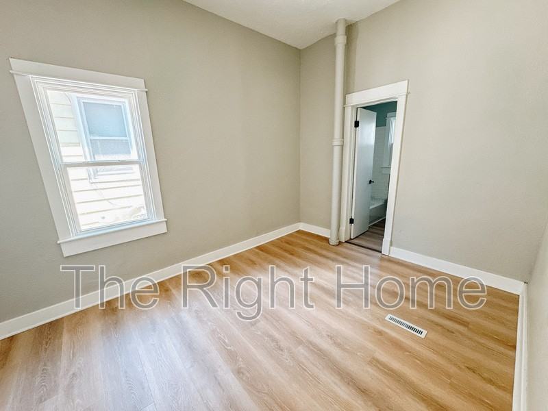 2519 S 12th St - Photo 7 of 12