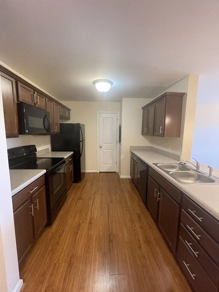 101 Colonnade Street - Photo 3 of 50