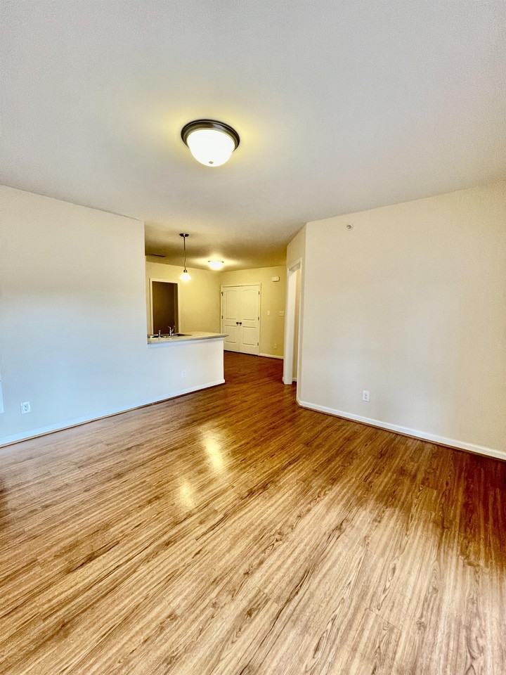 101 Colonnade Street - Photo 4 of 26