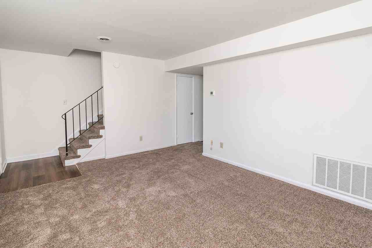 605 Riverside Drive - Photo 3 of 15