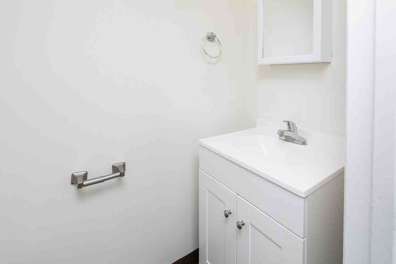 605 Riverside Drive - Photo 7 of 15