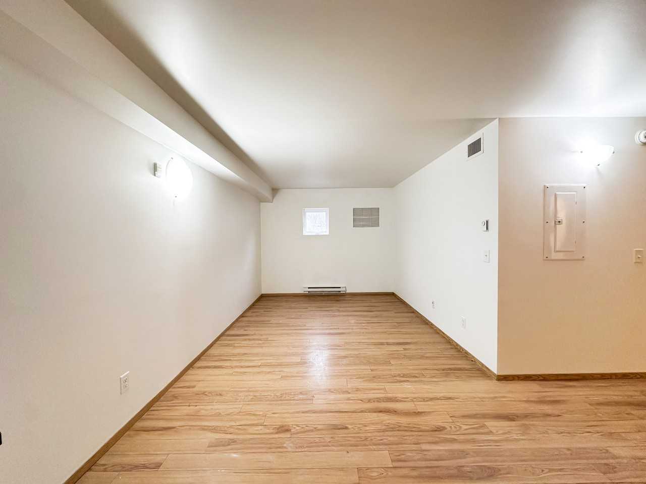 138 Lorne Avenue - Photo 4 of 10