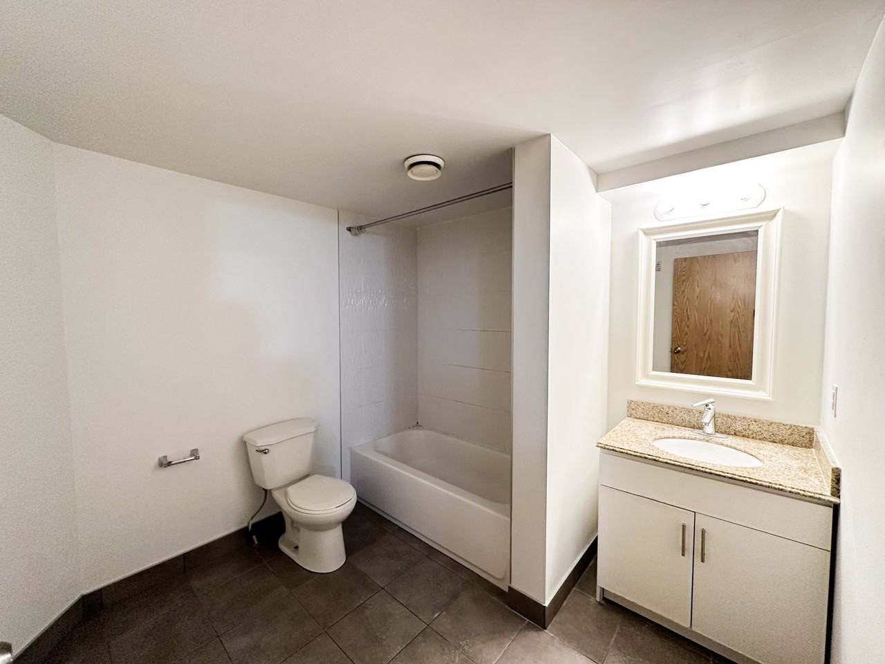 138 Lorne Avenue - Photo 5 of 10